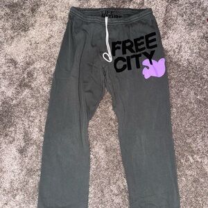 freecity sweatpants, small.Very good used condition.Seem to run a little small.